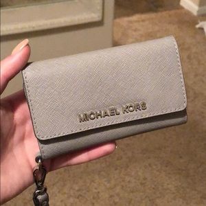 Michael kors wristlet